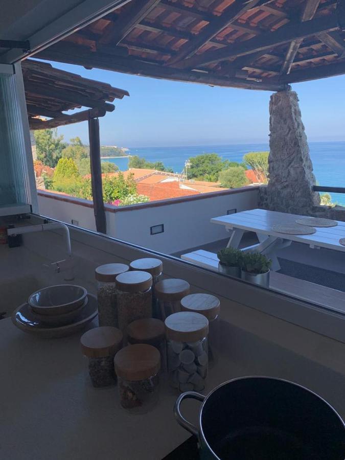 Boutique Apartment With Beach Within Walking Distance, Near Tropea Parghelia Bagian luar foto