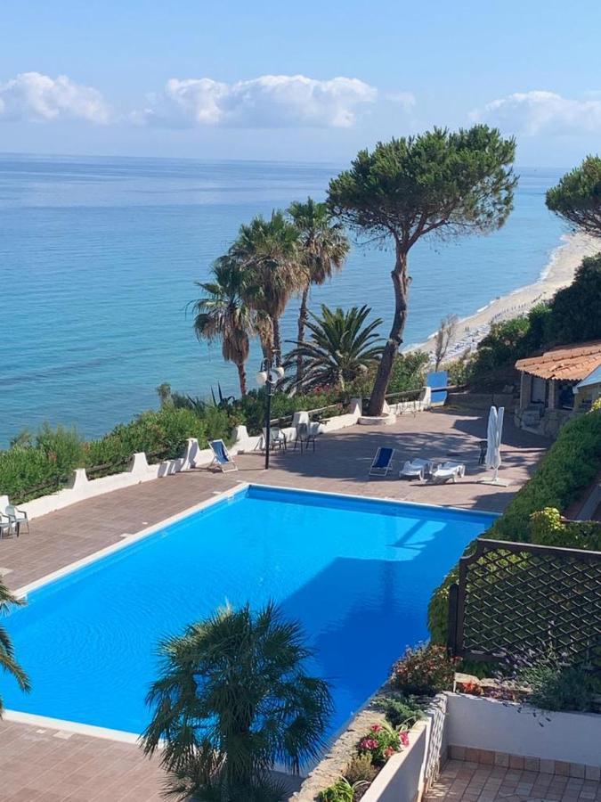 Boutique Apartment With Beach Within Walking Distance, Near Tropea Parghelia Bagian luar foto
