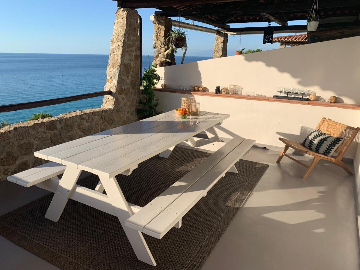 Boutique Apartment With Beach Within Walking Distance, Near Tropea Parghelia Bagian luar foto