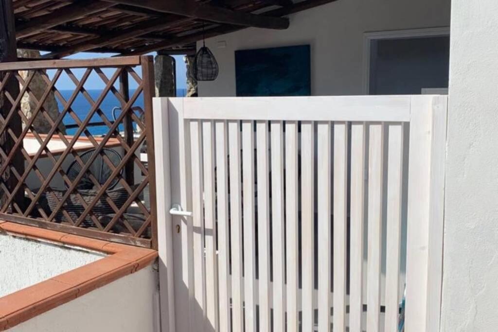 Boutique Apartment With Beach Within Walking Distance, Near Tropea Parghelia Bagian luar foto