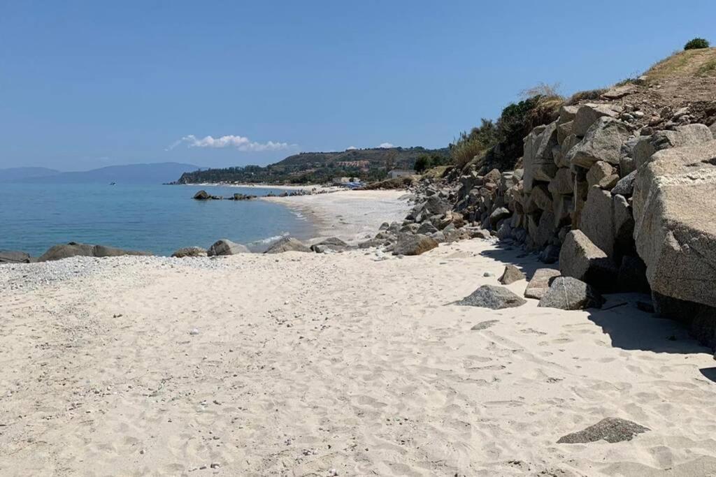 Boutique Apartment With Beach Within Walking Distance, Near Tropea Parghelia Bagian luar foto