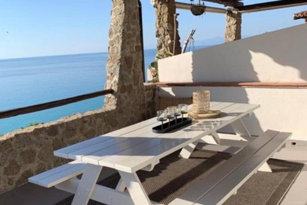 Boutique Apartment With Beach Within Walking Distance, Near Tropea Parghelia Bagian luar foto