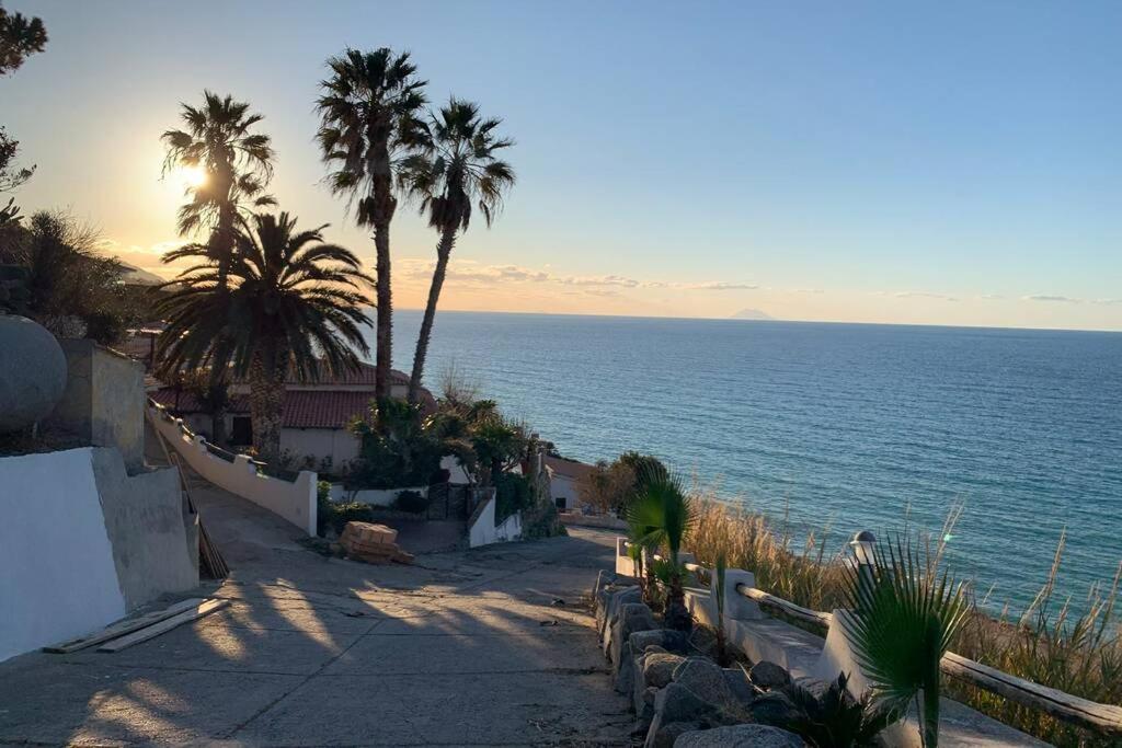 Boutique Apartment With Beach Within Walking Distance, Near Tropea Parghelia Bagian luar foto