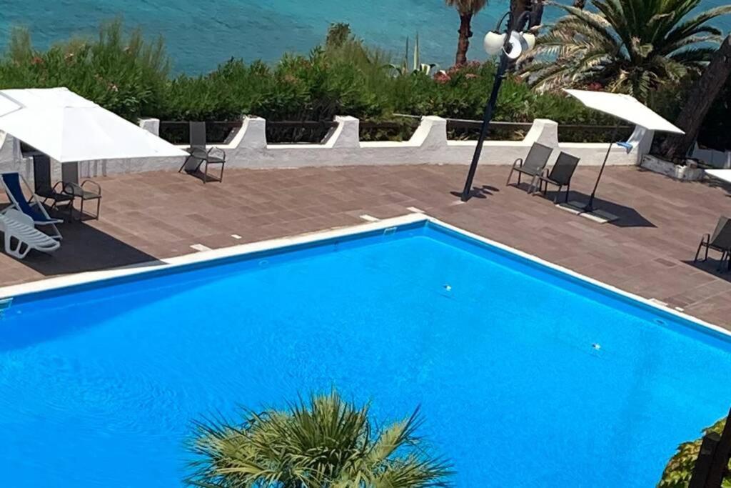 Boutique Apartment With Beach Within Walking Distance, Near Tropea Parghelia Bagian luar foto