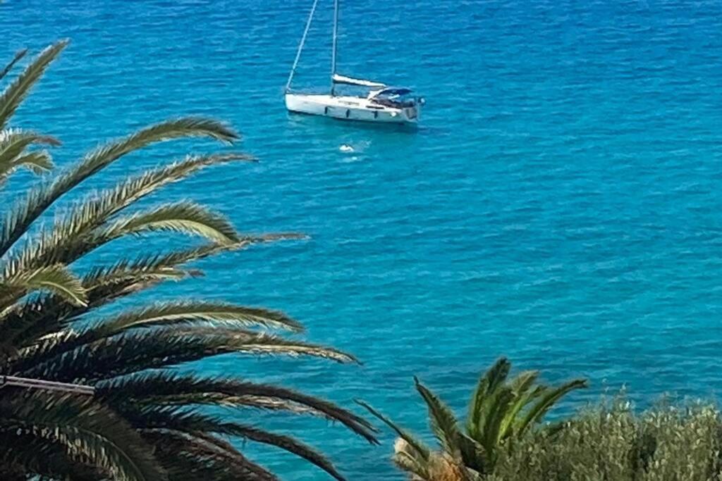 Boutique Apartment With Beach Within Walking Distance, Near Tropea Parghelia Bagian luar foto